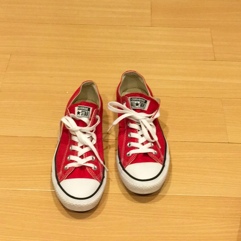 Red  Converse ALL STARS sz 8.5W , sz 6.5M